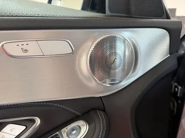 Car image 34