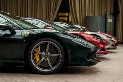 Car image 26