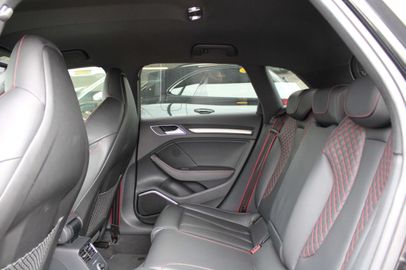 Car image 37