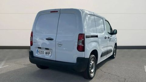Car image 4