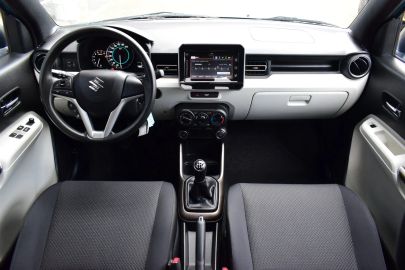Car image 4