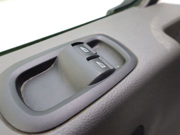 Car image 38