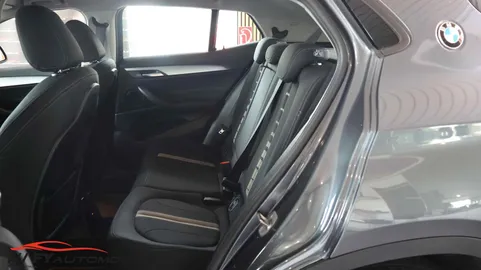Car image 27