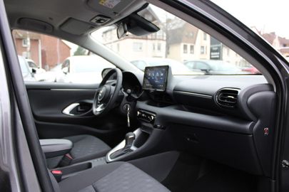 Car image 13