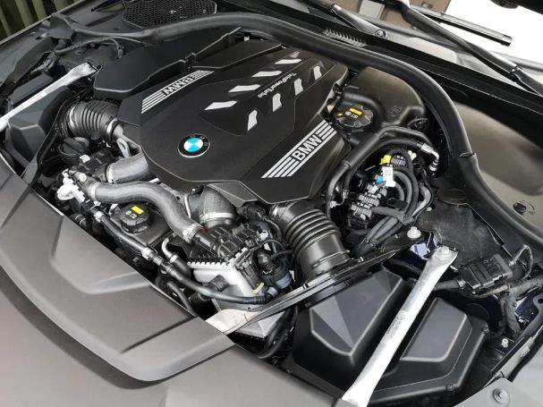 BMW 750i xDrive 390 kW image number 37