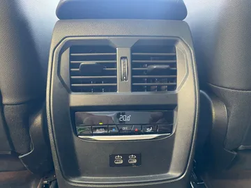 Car image 33