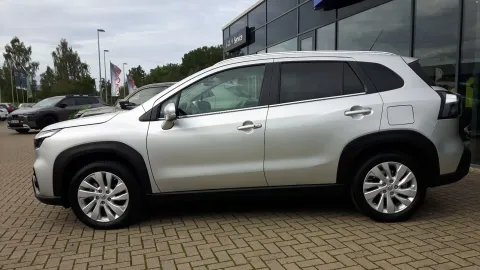 Car image 4