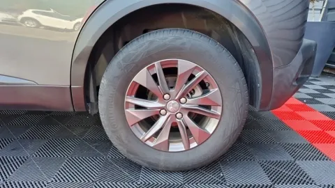 Car image 29