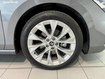 Car image 33