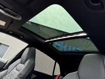 Car image 36