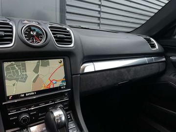 Car image 30