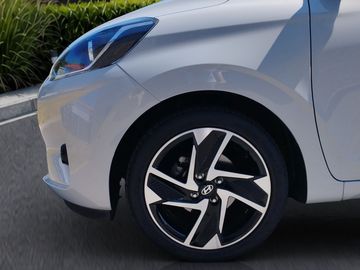 Car image 21