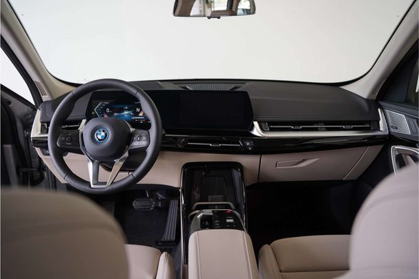 BMW iX1 xDrive30 xLine 230 kW image number 5