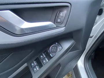 Car image 33