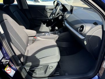 Car image 30