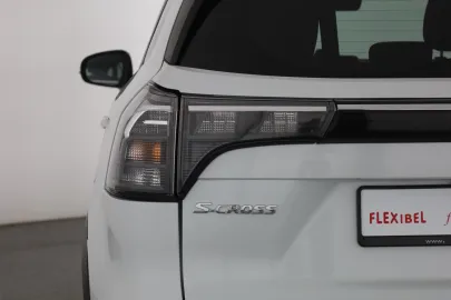 Car image 30