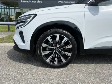 Car image 32