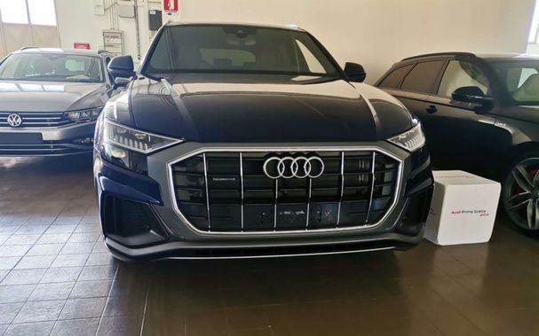 Audi Q8 50 TDI S-line 210 kW image number 3