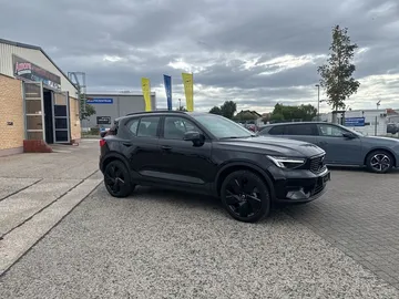 Car image 25