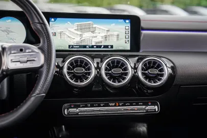 Car image 30