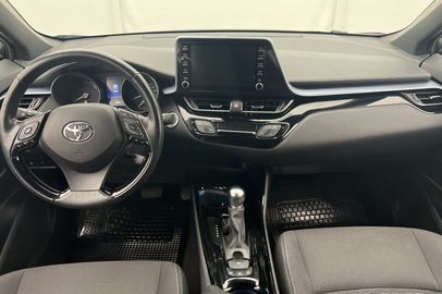 Car image 13