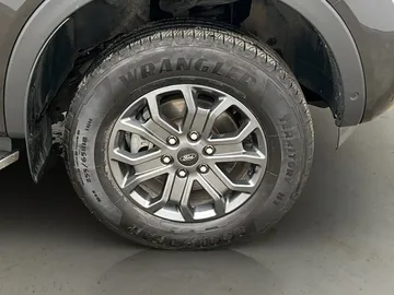 Car image 35