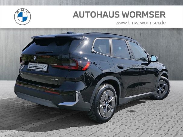 BMW iX1 xDrive30 230 kW image number 3