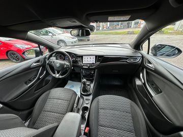 Car image 12