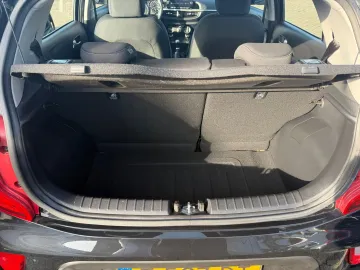 Car image 29