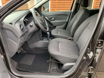 Car image 15