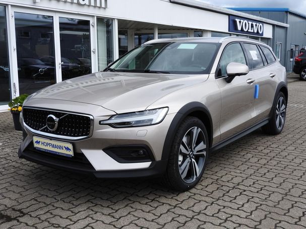 Volvo V60 Cross Country AWD B4 145 kW image number 1