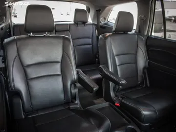 Car image 30