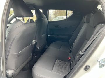 Car image 12