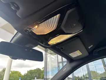 Car image 35