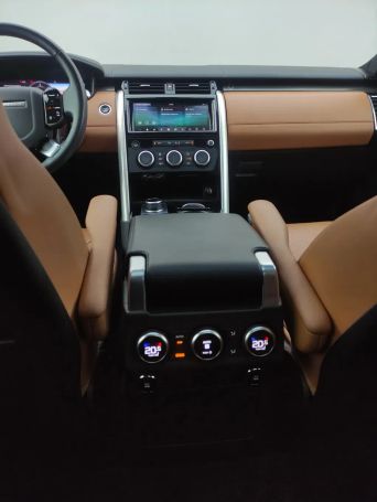 Land Rover Discovery HSE Luxury 225 kW image number 19