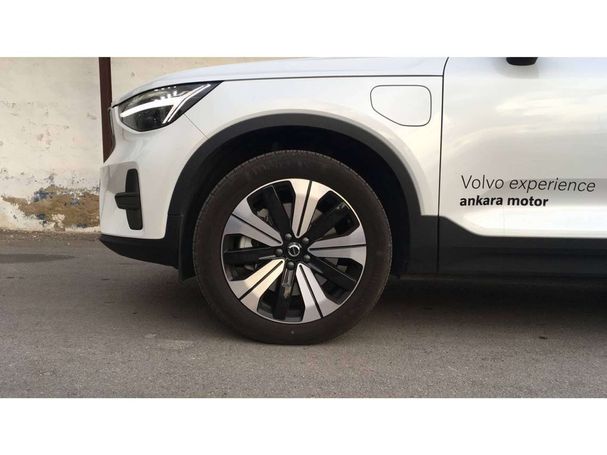 Volvo XC40 Recharge T4 155 kW image number 16