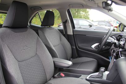 Car image 9