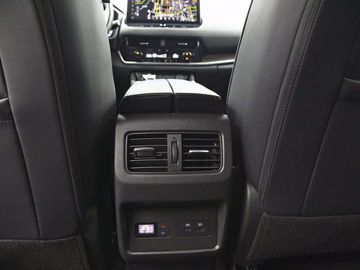 Car image 37