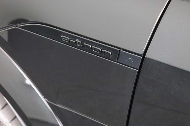 Audi SQ8 quattro e-tron 370 kW image number 38