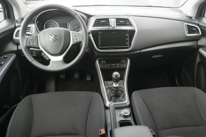 Car image 9