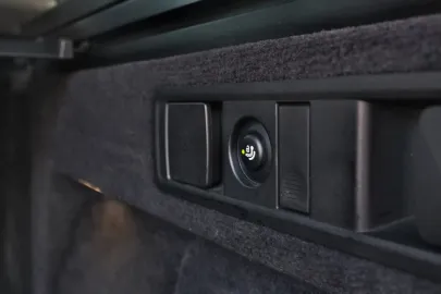 Car image 38