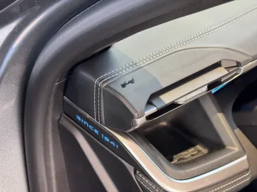 Car image 31