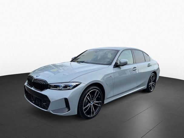 BMW 330e M xDrive 215 kW image number 1