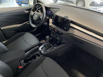 Car image 15