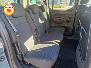Car image 33