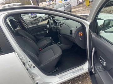 Car image 13