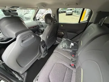 Car image 25