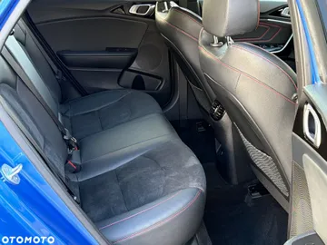 Car image 40