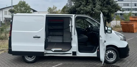 Car image 15