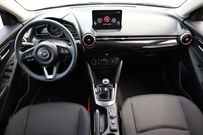 Car image 10